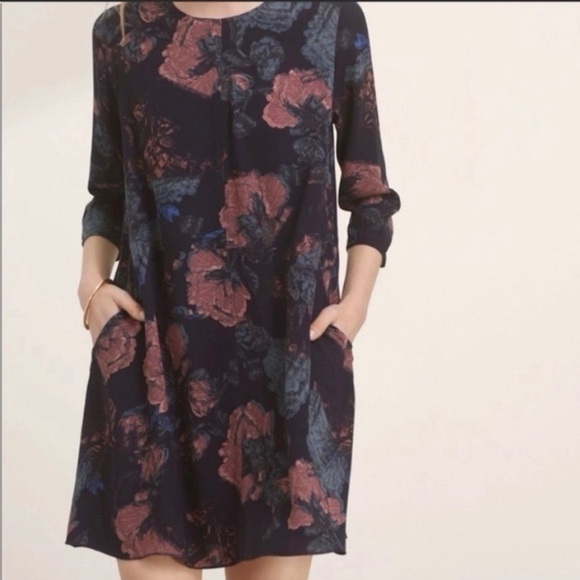 Wilfred Dresses & Skirts - Wilfred Aritzia Floral Myosotis Shift Dress​